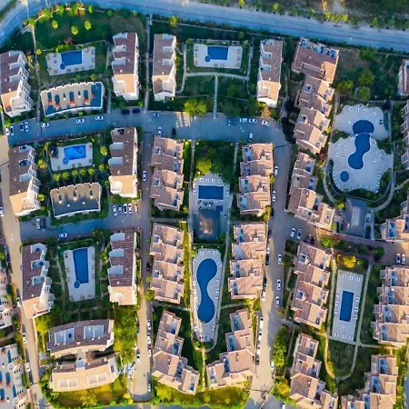 Apartamento 4 Kisilik Ortak Havuzlu Jakuzili Daire, Aydin Kusadasi - Awz145 *
