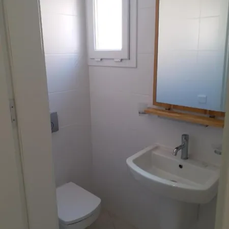 Apartamento 4 Kisilik Ortak Havuzlu Jakuzili Daire, Aydin Kusadasi - Awz145